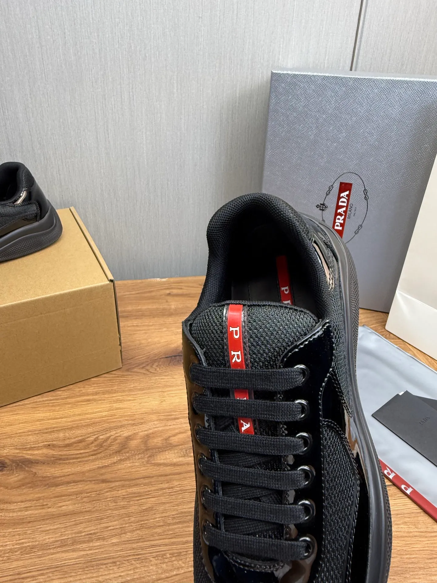 Men's shoes 640💰 [PRADA] Hot selling items🔥Must be recommended every day~~ Official website synchronized, 1:1 high quality shipments✔️ Imported cowhide fabric, rubber material + cowhide lining, original bottom, high-end airplane box packaging🎁 38-45 (38.45 custom-made, non-returnable)